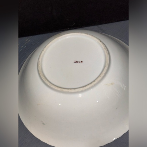 Beautiful Vintage Japan Moss Rose 9” Vegetable Serving Bowl - Picture 4 of 4